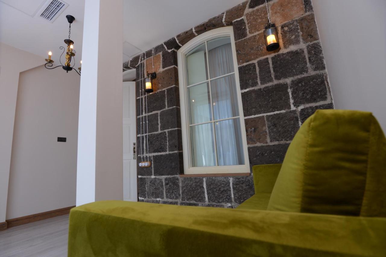 Old Avenue Hotel Gyumri Bagian luar foto