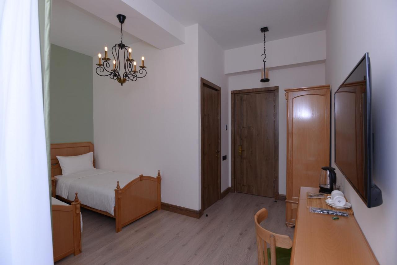Old Avenue Hotel Gyumri Bagian luar foto