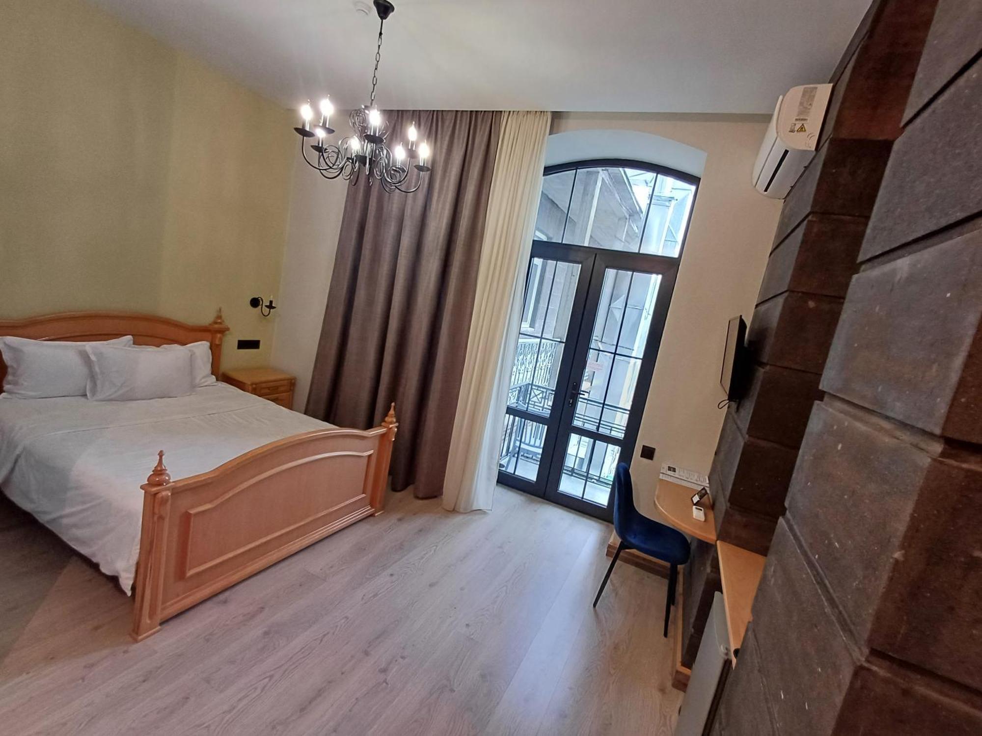 Old Avenue Hotel Gyumri Bagian luar foto