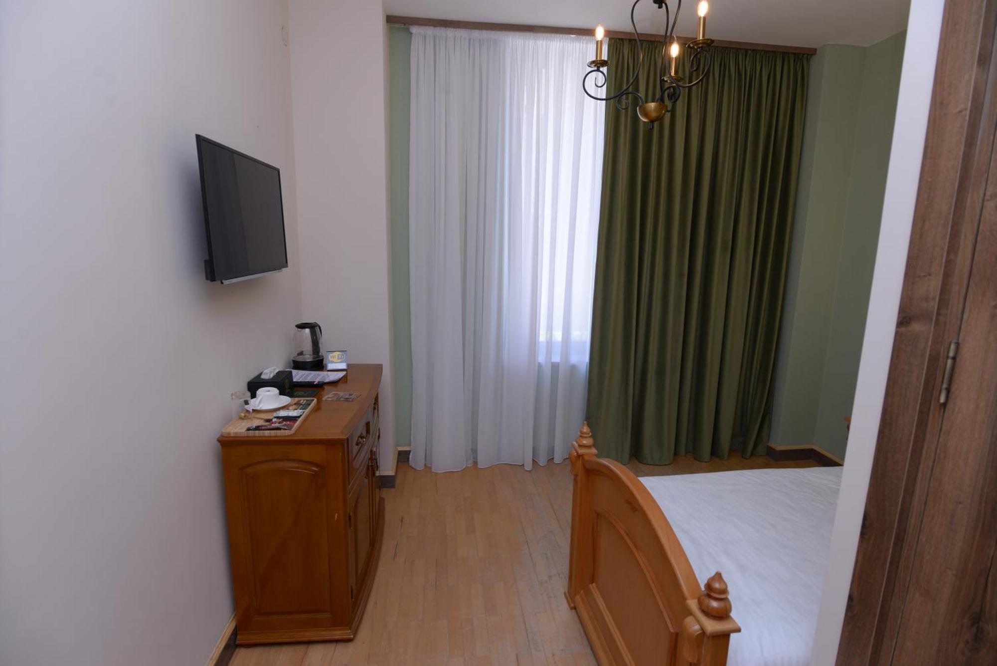 Old Avenue Hotel Gyumri Bagian luar foto
